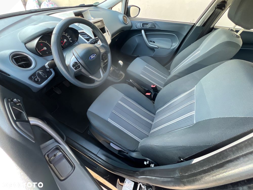 Ford Fiesta 1.25 Ambiente - 8