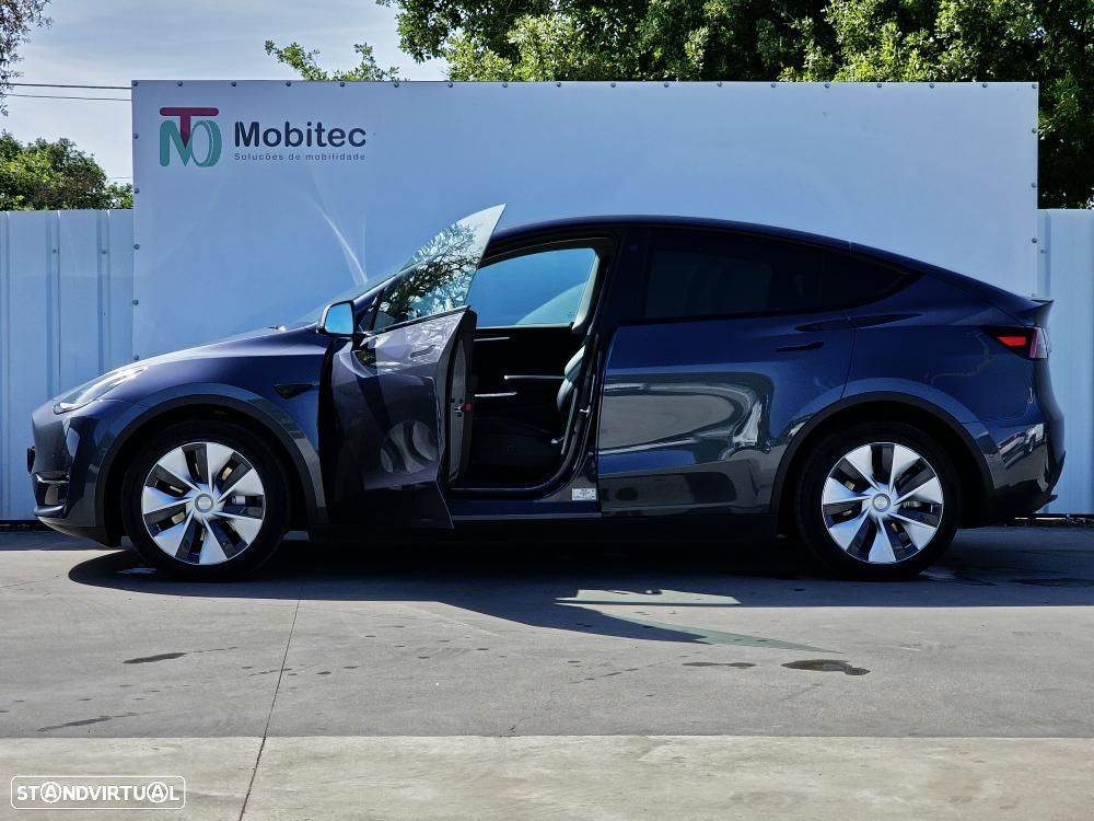 Tesla Model Y Long Range Dual Motor AWD - 7