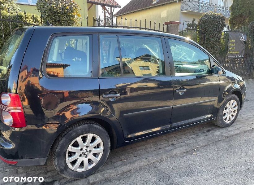 Volkswagen Touran 1.9 TDI DPF BlueMot Conceptline - 7