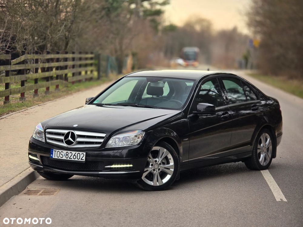 Mercedes-Benz Klasa C 180 CGI Automatik BlueEFFICIENCY Avantgarde - 2