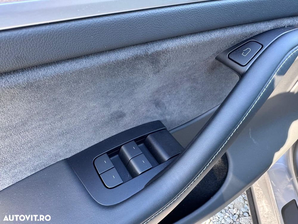 Tesla Model Y Long Range Dual Motor AWD - 19