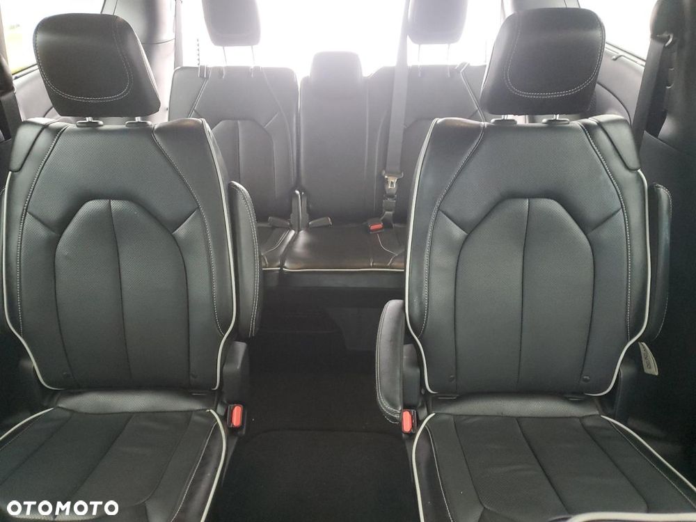 Chrysler Pacifica - 9