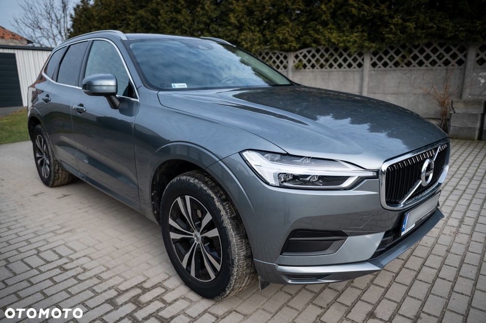 Volvo XC 60 T4 Momentum Pro - 3