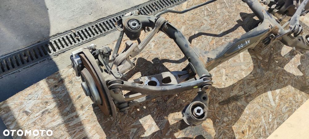 SANKI WÓZEK TYŁ KOMPLET AUDI A4 B9 A5 8W0505235S - 8