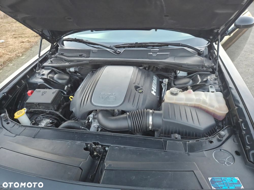 Dodge Challenger 5.7 R/T - 10