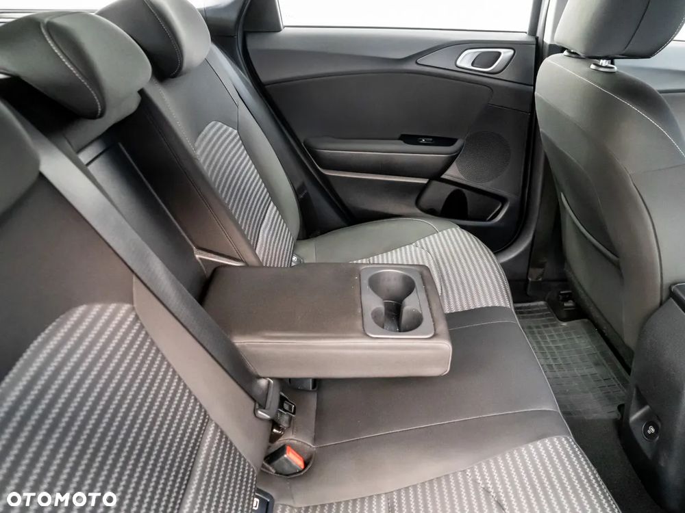 Kia Ceed 1.5 T-GDI M DCT - 23