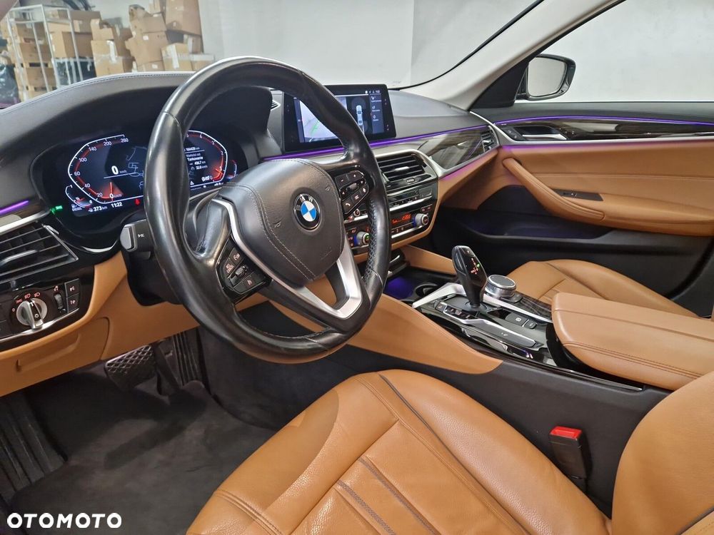 BMW Seria 5 520d Luxury Line sport - 10
