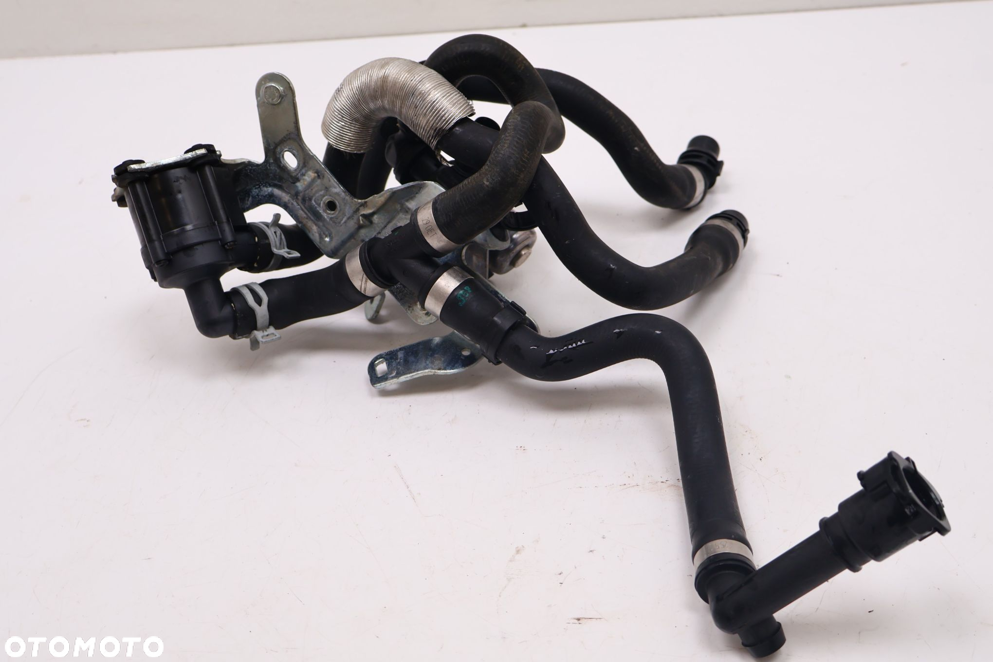 VOLVO V60 II 2.0 T6 PLUG IN HYBRID DODATKOWA POMPA WODY PRZEWODY 31368145, 31368146, 31686101 - 6