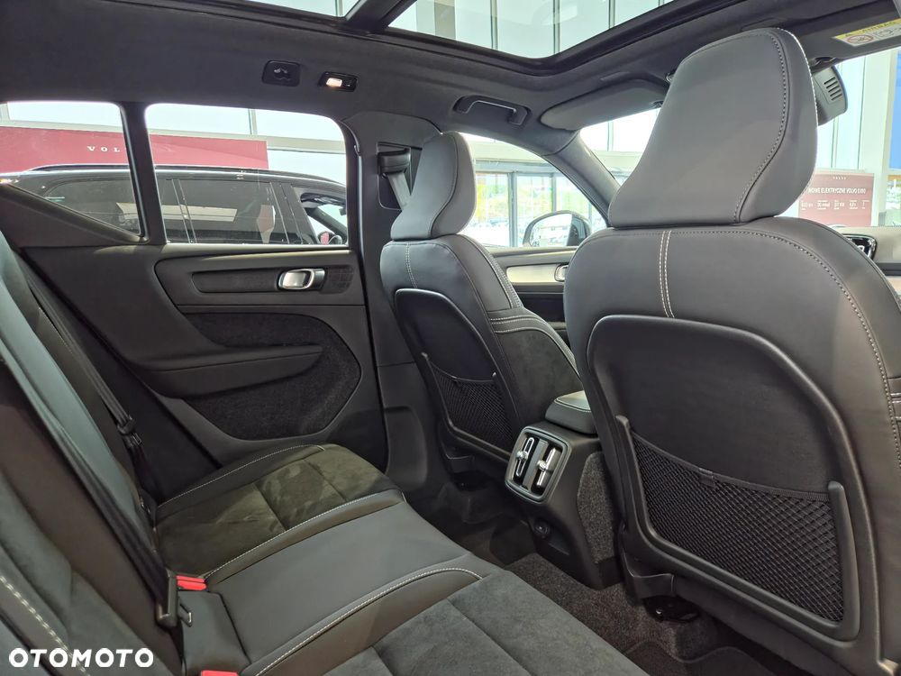 Volvo XC 40 B3 Ultra Dark - 15