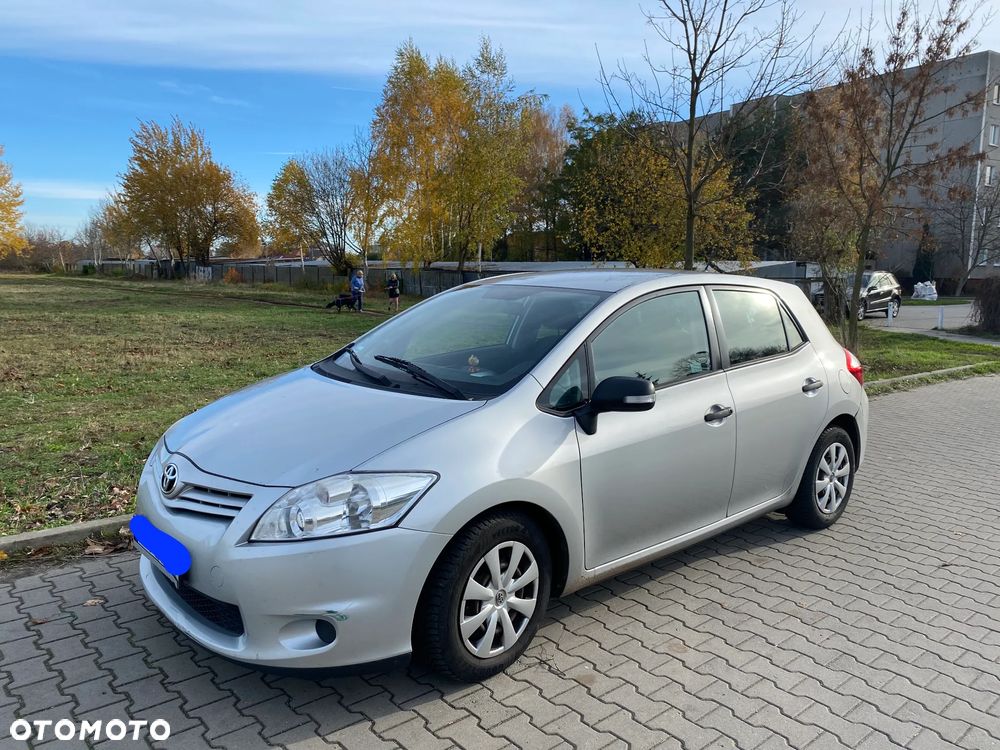 Toyota Auris 1.4 D-4D Terra - 1