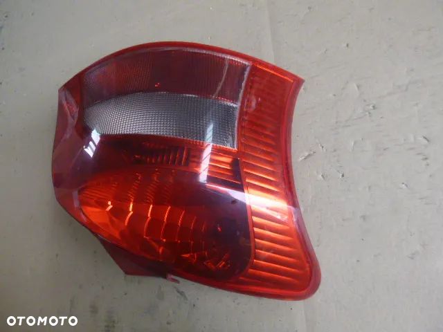 LAMPA LEWY TYŁ LEWA TYLNA TOYOTA YARIS II 5D 05-09 - 13