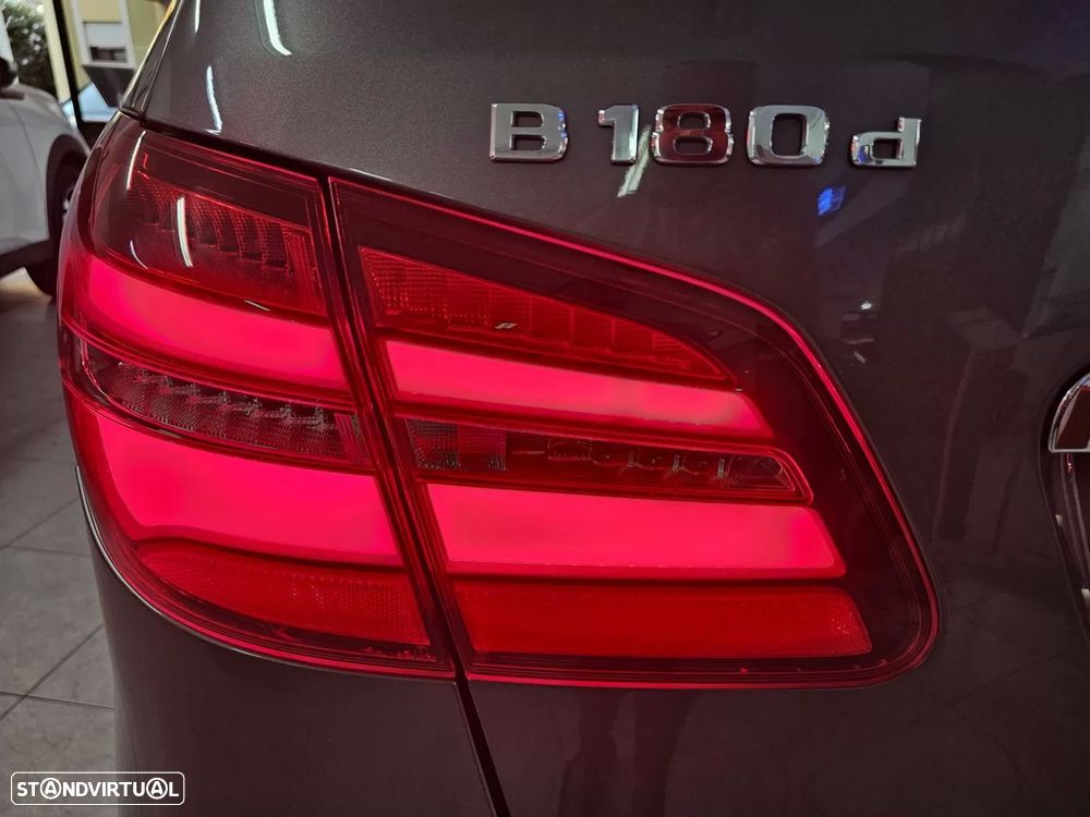 Mercedes-Benz B 180 d AMG Line Aut. - 25