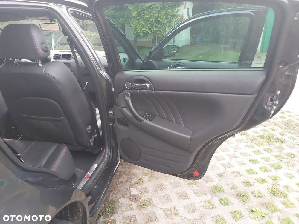 Alfa Romeo 147 1.9 JTD 16V Progress - 11