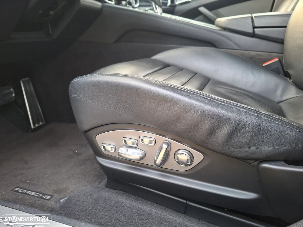 Porsche Panamera 4 S PDK - 17