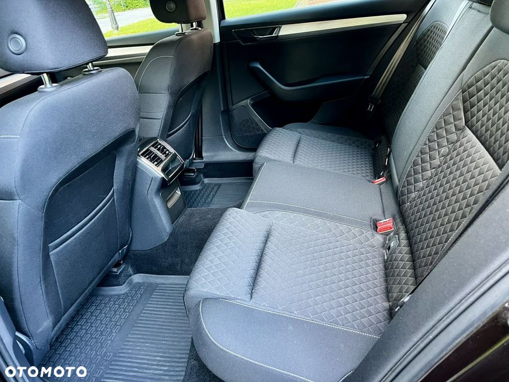 Skoda Superb 2.0 TDI SCR Ambition DSG - 20