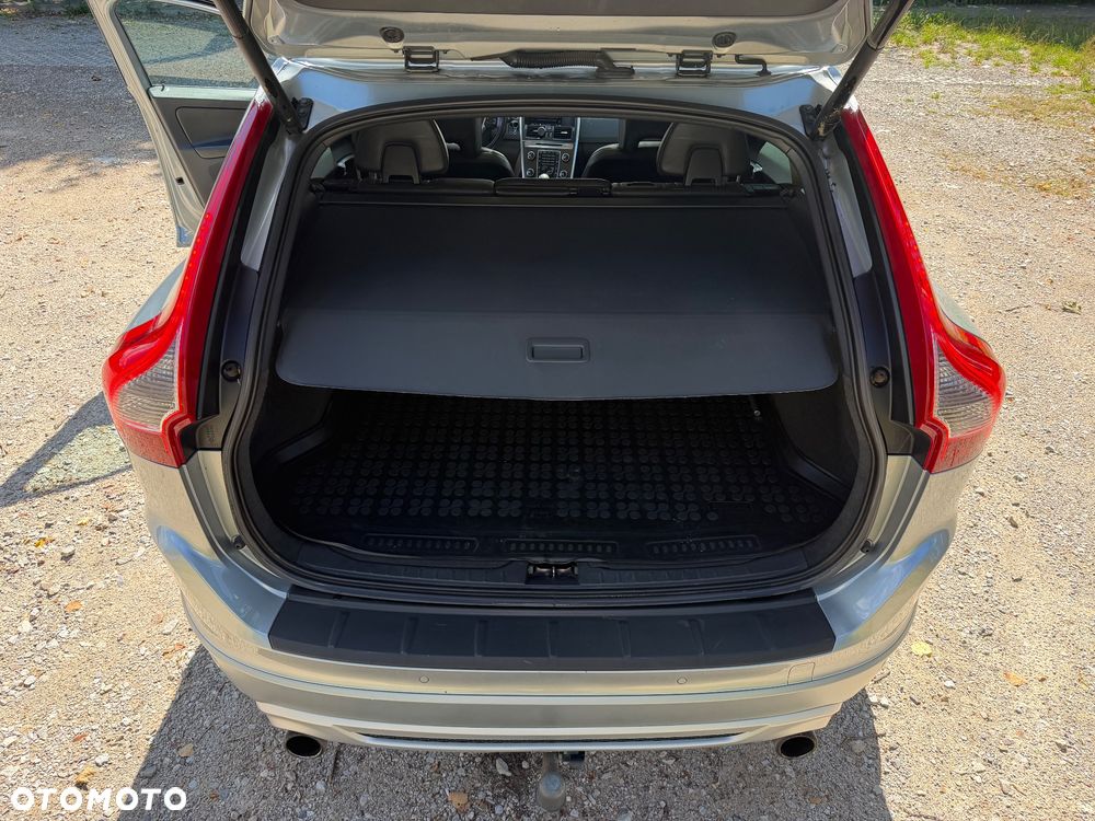 Volvo XC 60 D3 R-Design - 11