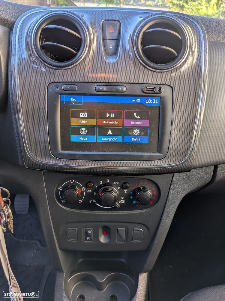 Dacia Sandero Stepway SCe 75 Essential - 14