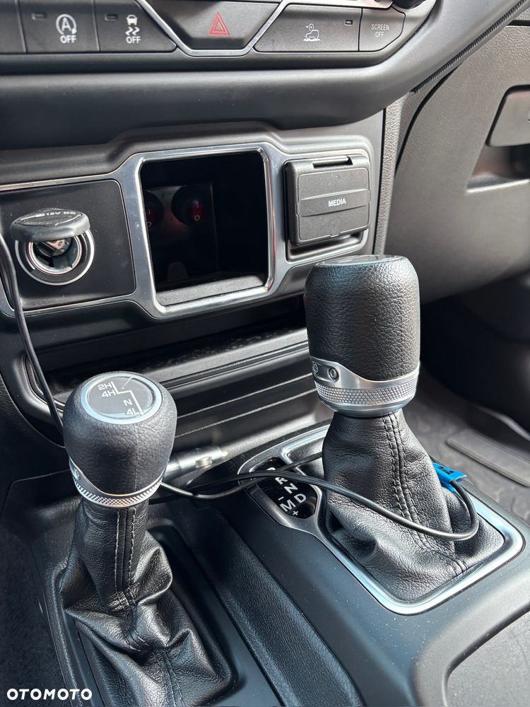 Jeep Wrangler Unlimited GME 2.0 Turbo Sahara - 17