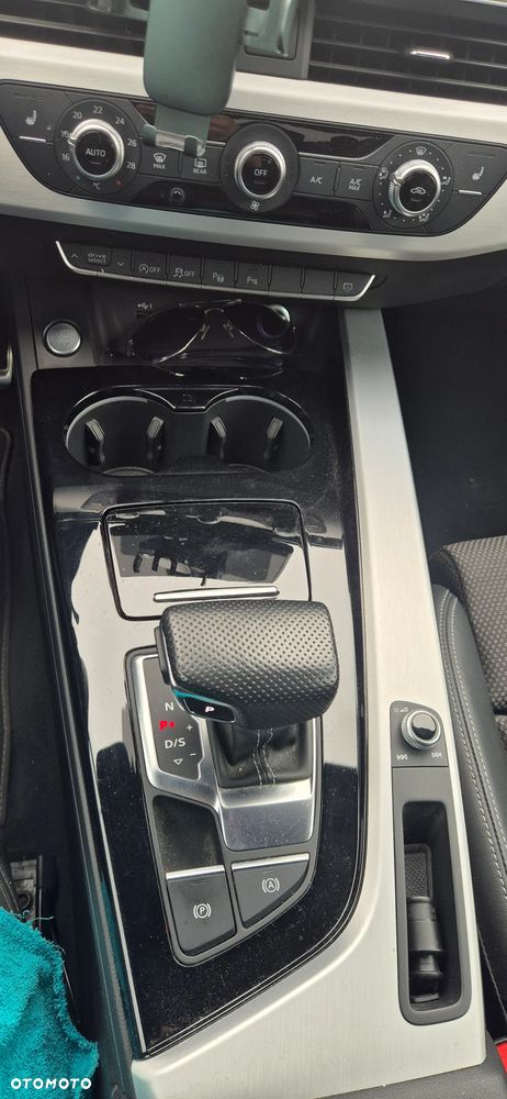 Audi A4 Avant 35 TFSI S tronic S line - 15
