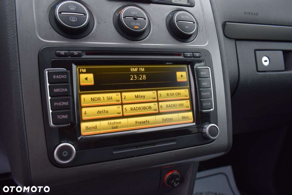 Volkswagen Touran - 29