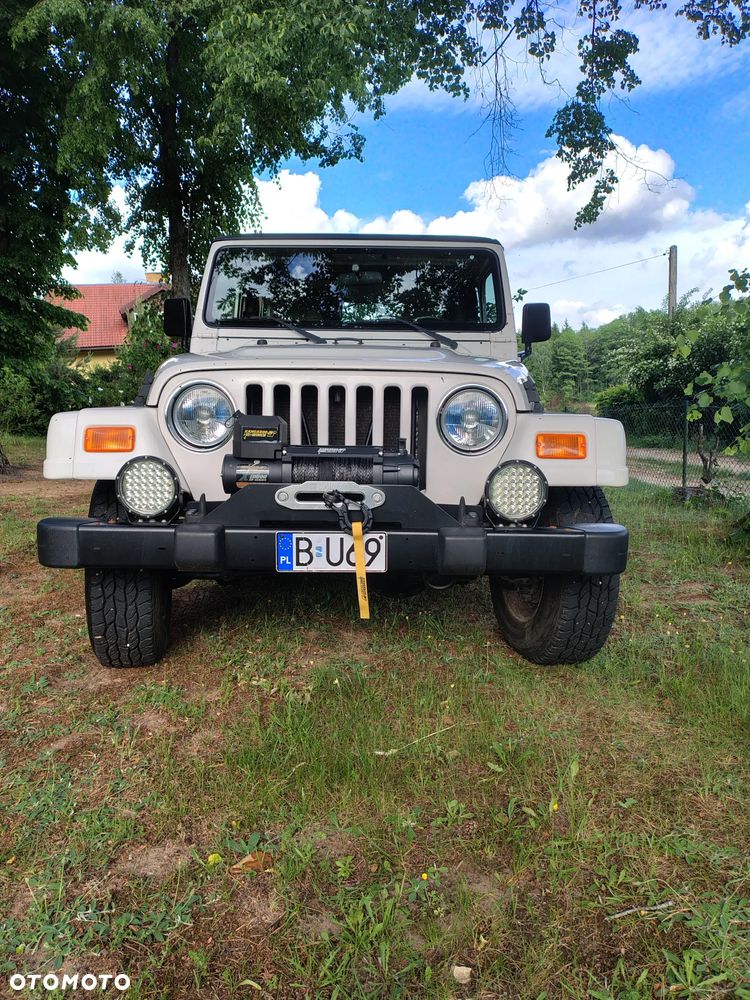 Jeep Wrangler - 2