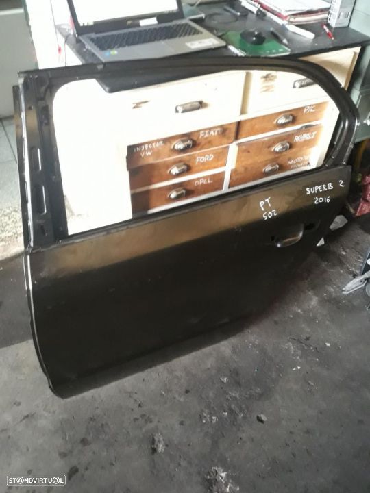 SKODA SUPERB II 2016 PORTA TRAS ESQ PT502 - 1