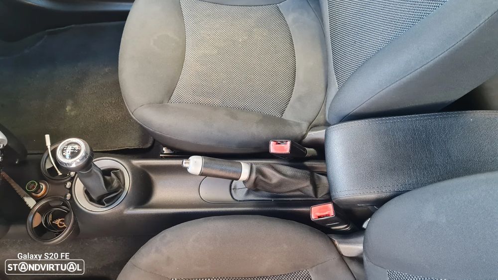 MINI 3 Portas Cooper D - 4