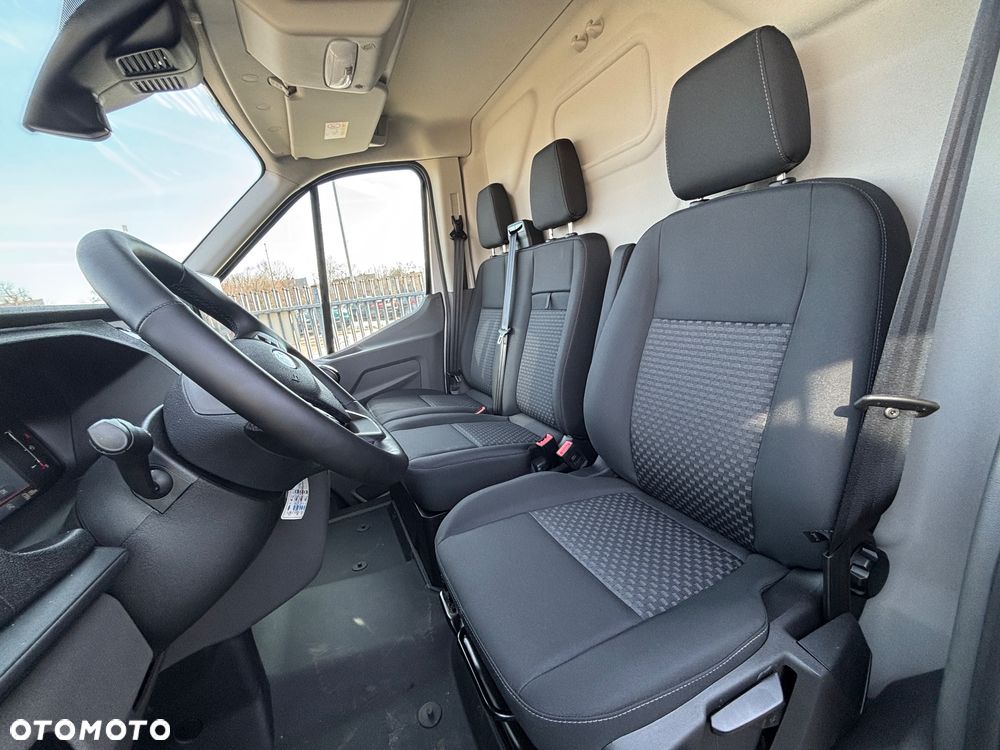Ford Transit Van Trend  L4 2.0 ON 165 KM LDT 6.2 M 6  RWD - 10