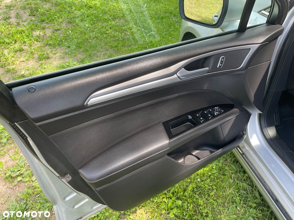 Ford Mondeo - 12