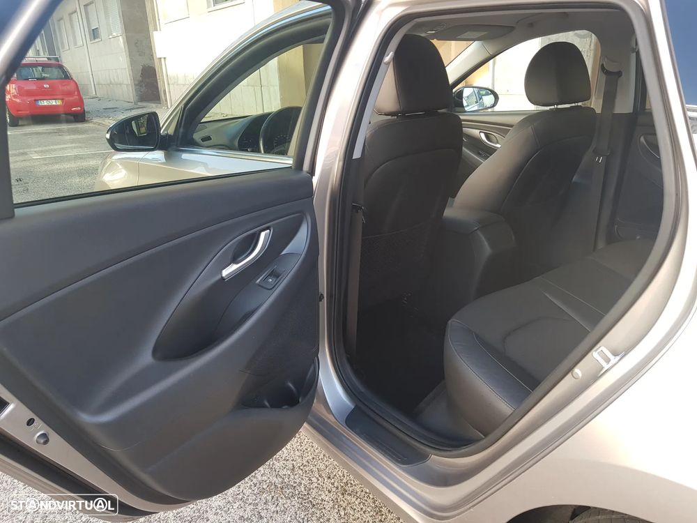 Hyundai i30 1.6 CRDi Launch Edition - 30