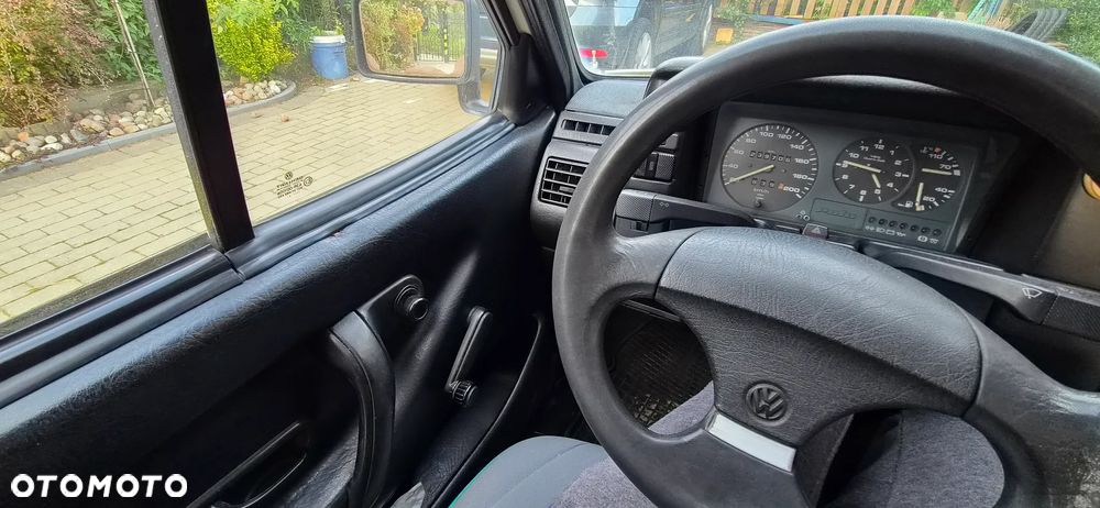 Volkswagen Polo 1.4 Fox D - 23