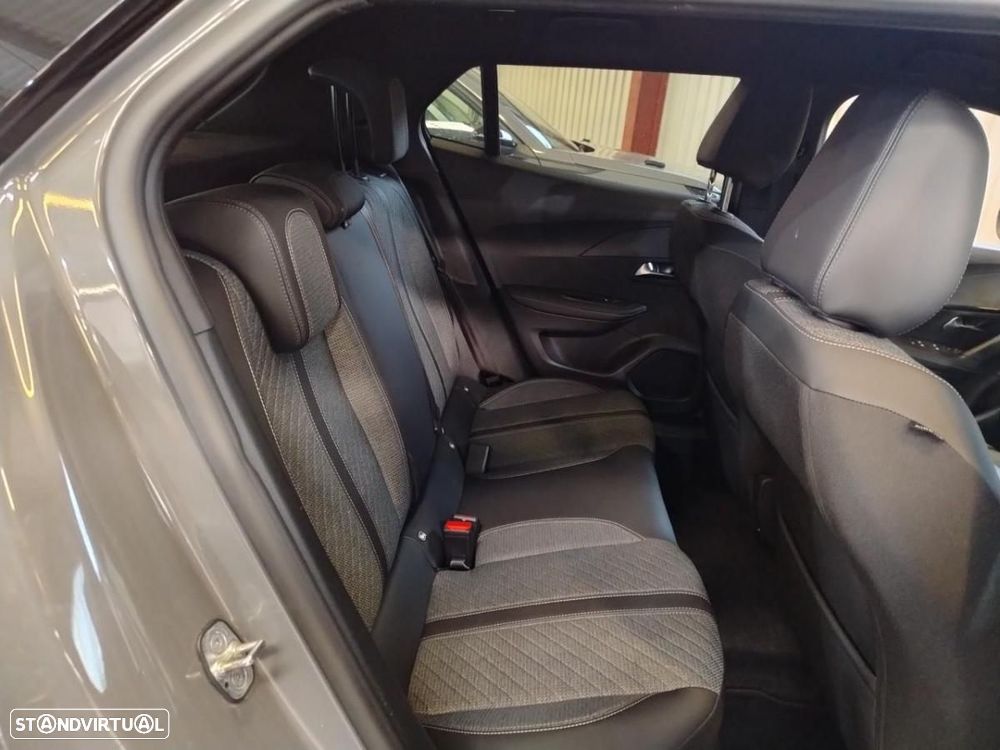 Peugeot 2008 PureTech 130 EAT8 Allure - 3