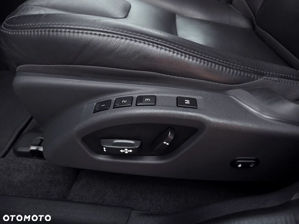 Volvo XC 60 D4 Geartronic Summum - 24