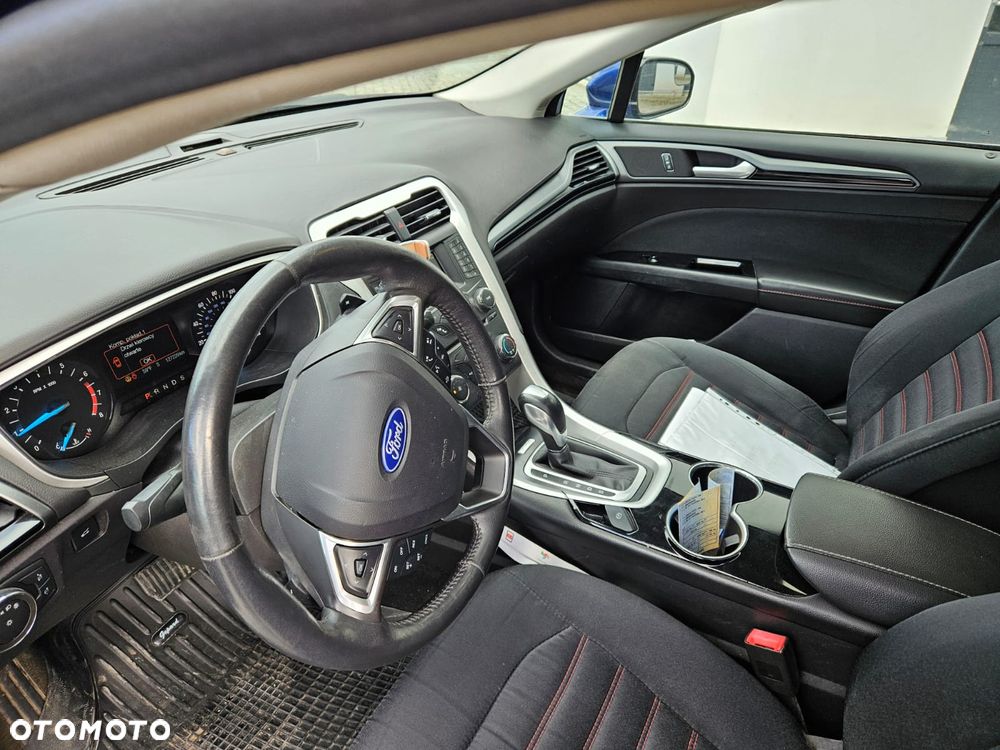Ford Fusion - 16