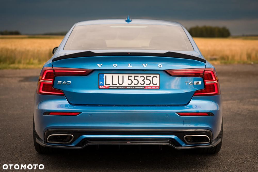 Volvo S60 T6 AWD R-Design - 9