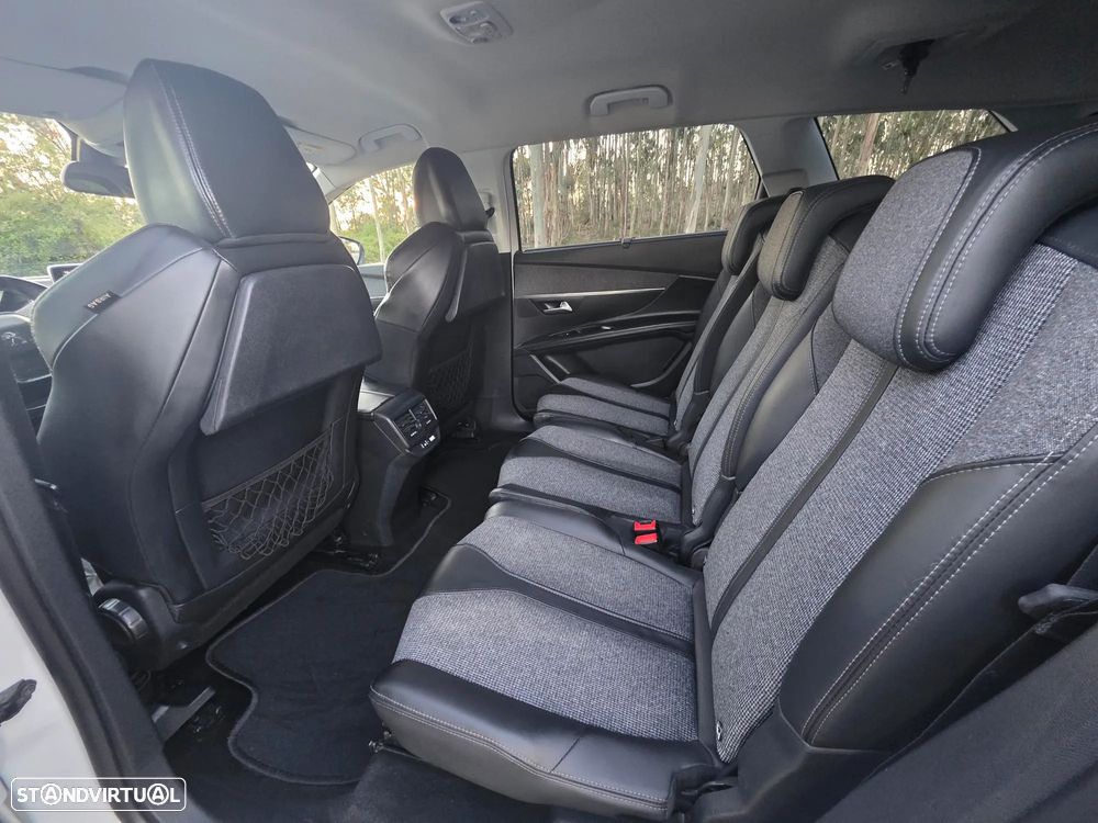 Peugeot 5008 1.2 PureTech Allure EAT6 - 24