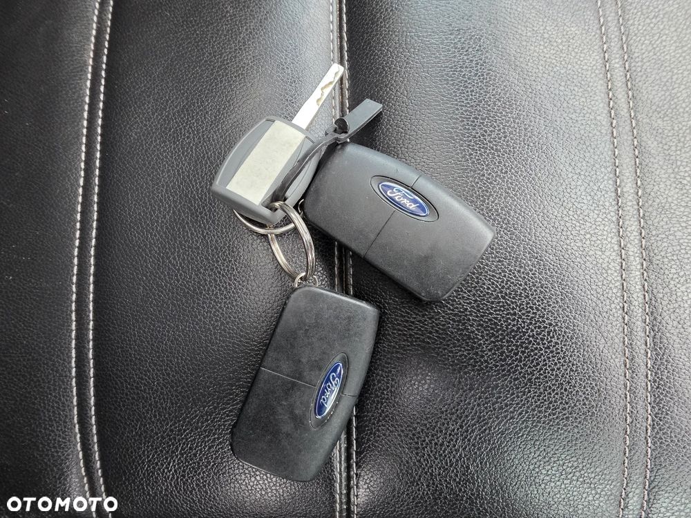 Ford Kuga 2.0 TDCi 4x4 Titanium - 29
