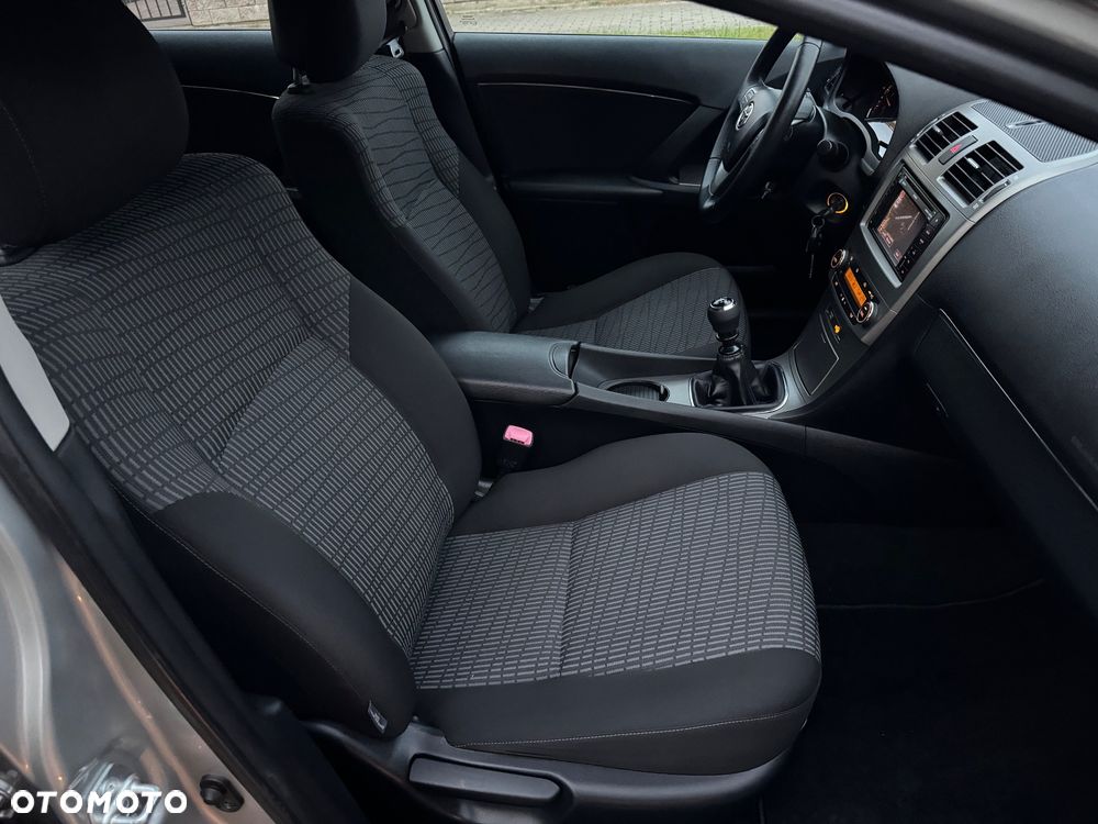 Toyota Avensis 2.0 D-4D Sol Premium - 26