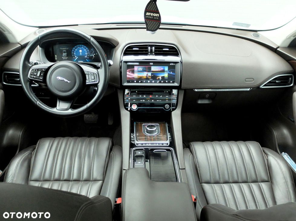 Jaguar F-Pace 2.0 i4D AWD Prestige - 19