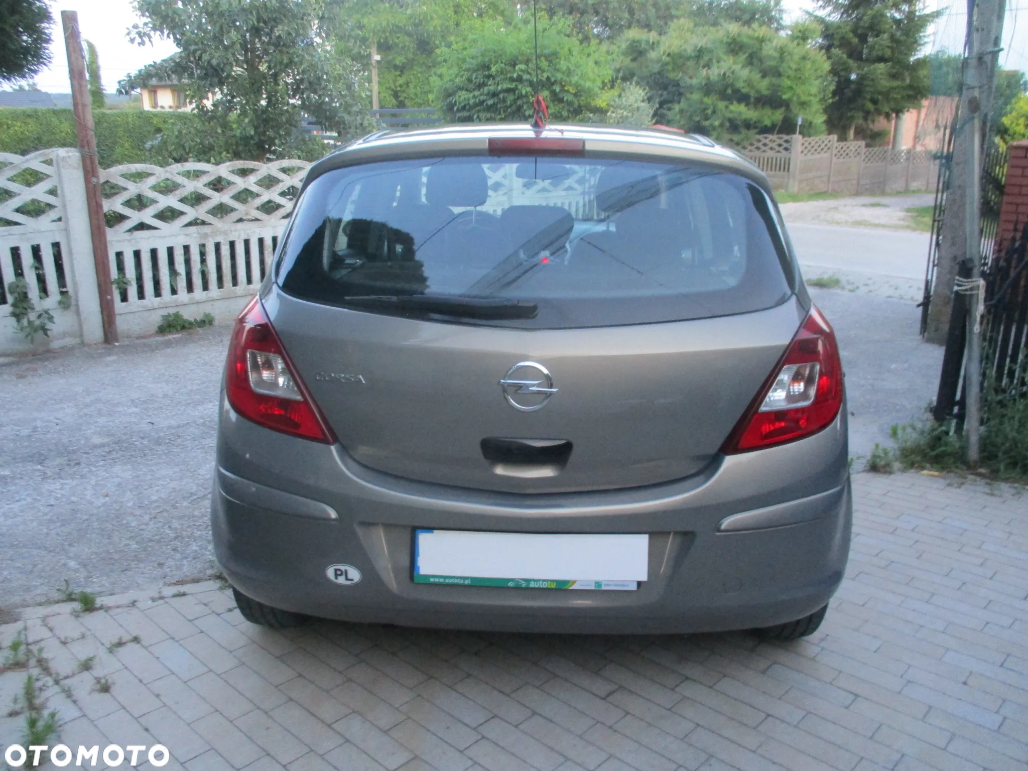 Opel Corsa 1.2 16V Edition / Active - 9