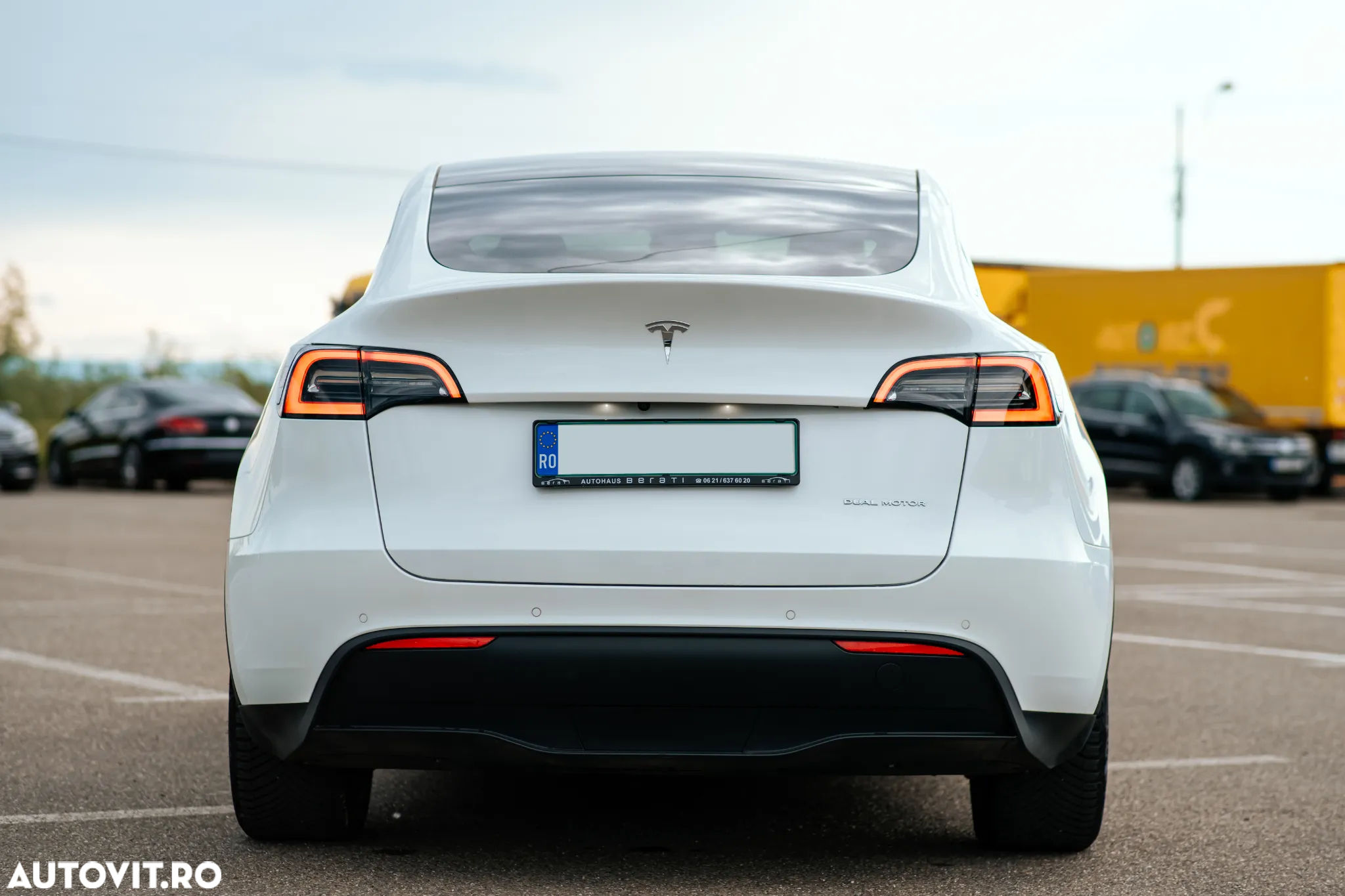 Tesla Model Y Long Range Dual Motor AWD - 5