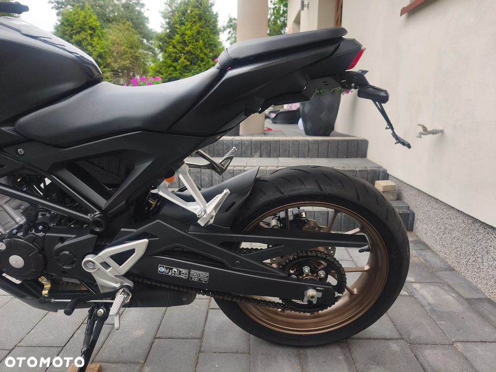 Honda CB - 16