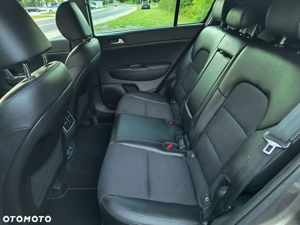 Kia Sportage 2.0 CRDI AWD VISION - 9