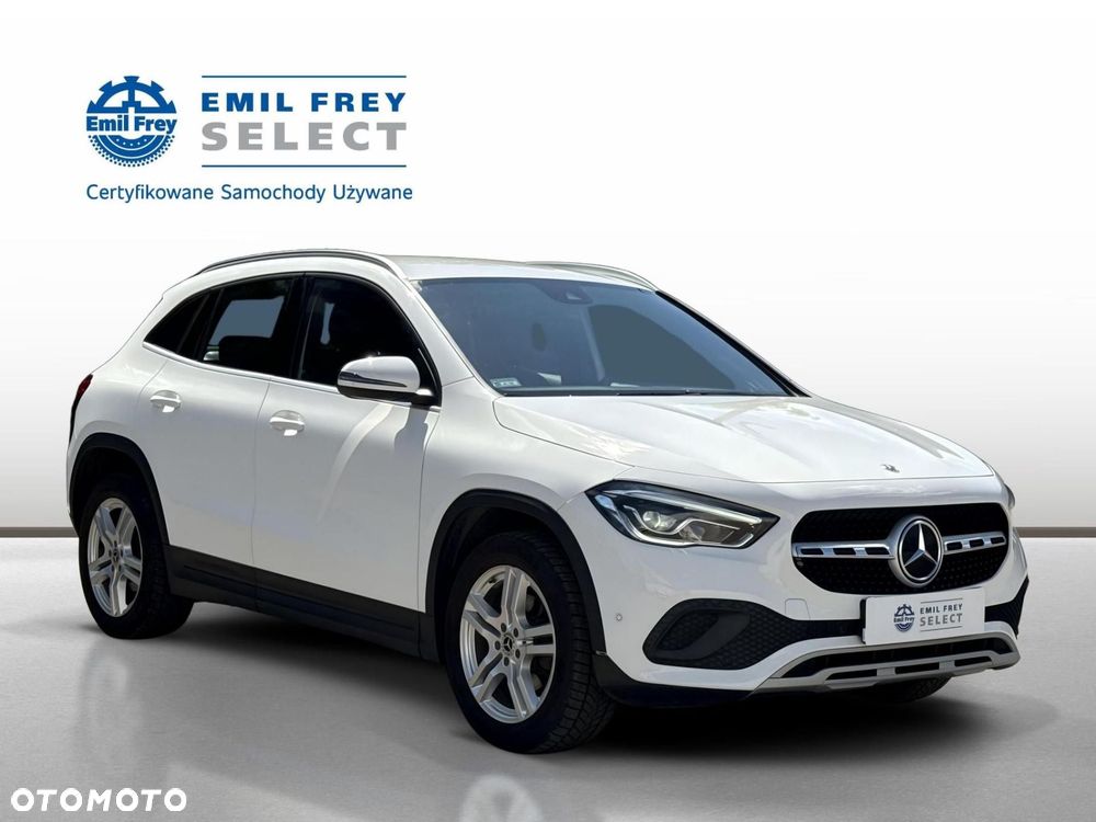 Mercedes-Benz GLA - 8