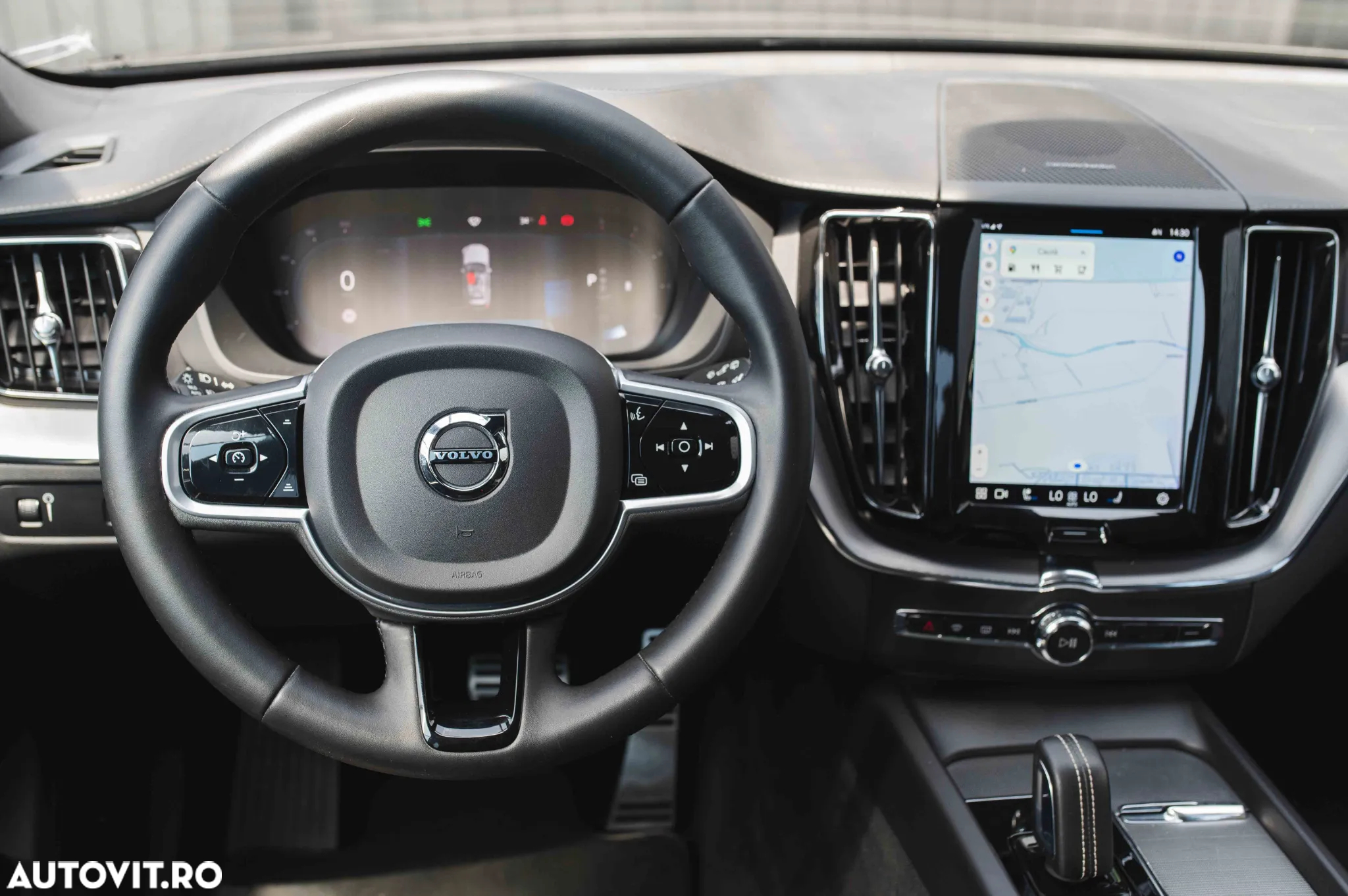 Volvo XC 60 B4 MHEV AT8 AWD R-Design - 36