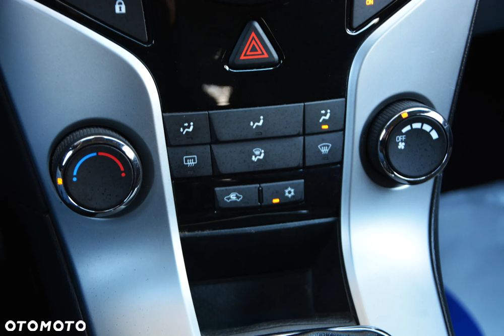 Chevrolet Cruze - 12