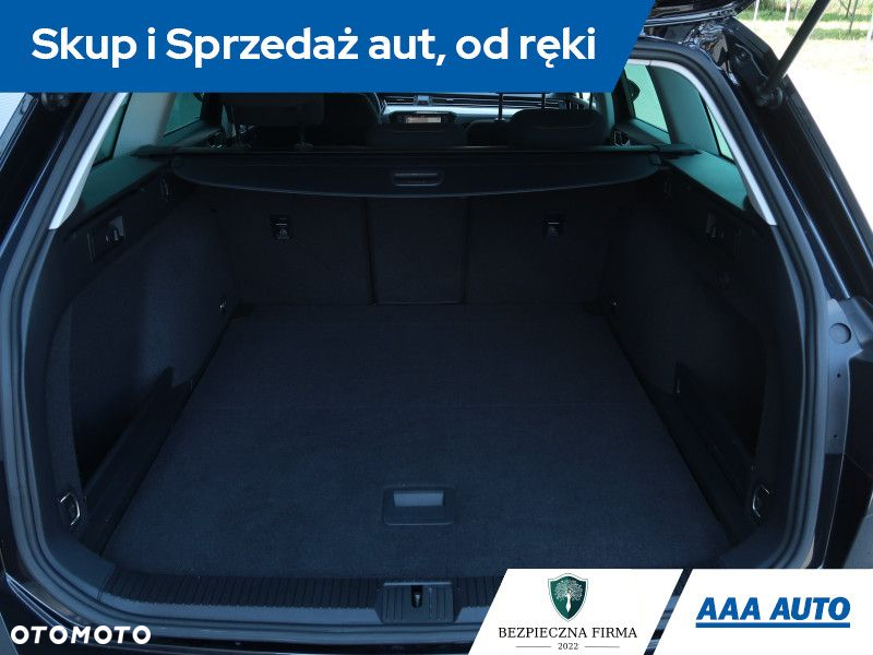 Volkswagen Passat - 14