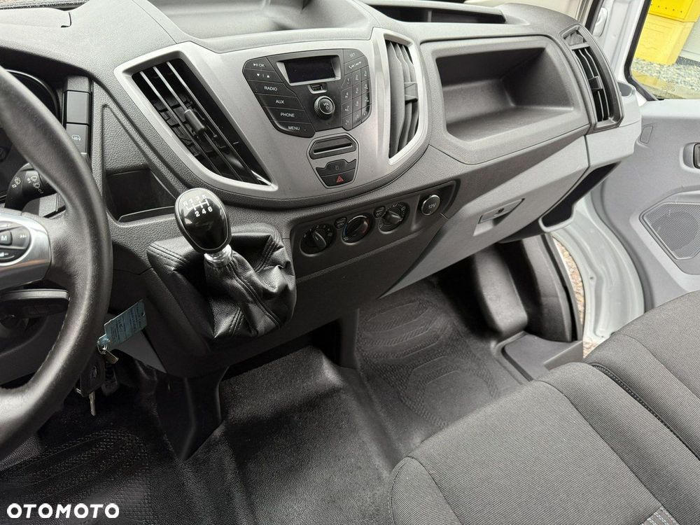 Ford Transit - 12