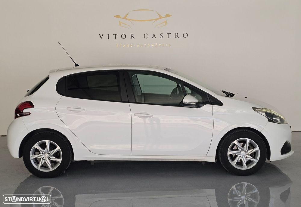 Peugeot 208 1.2 PureTech Active - 5