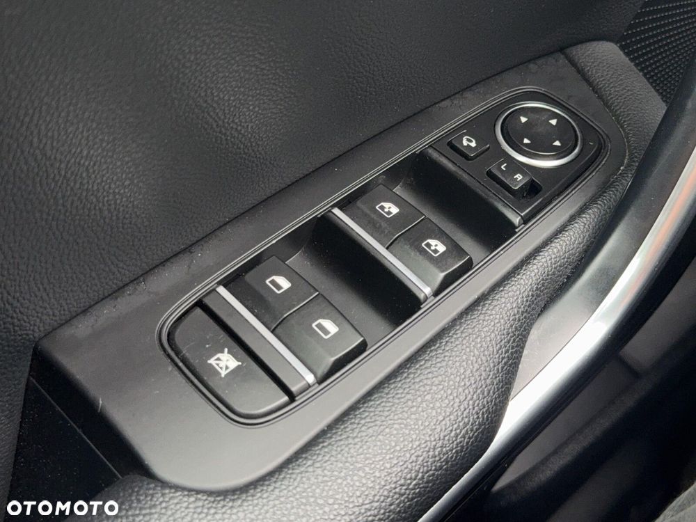 Kia Ceed - 32